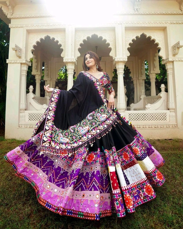 Amrit Kalā  Elegant And Fancy Muslin Cotton Lahanga Choli  - Fuchsia Pink