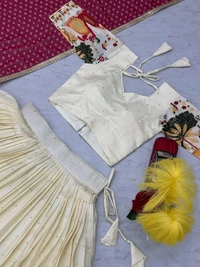 Amrit Kalā  *👗💌 Traditional And Elegant Festival Special Lehenga Choli👗💌* - White