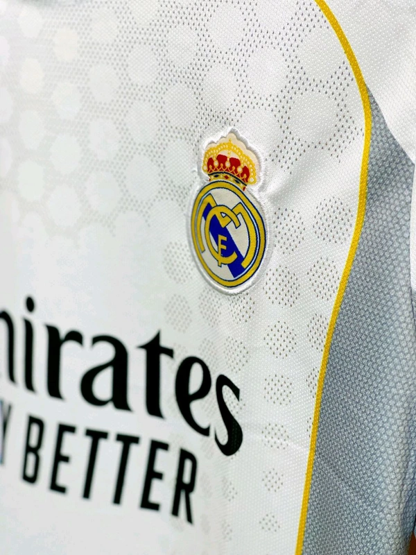 Real Madrid Killan Mbappe - Small