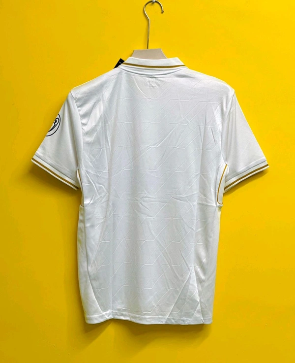 Real Madrid (White Fan Versions) - Large