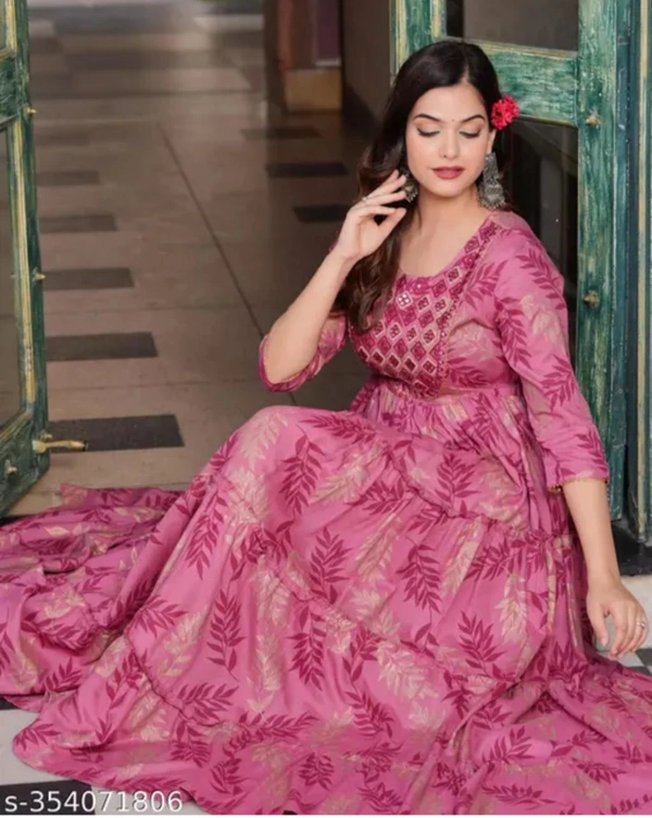 Gold adds a touch of glamour and sophistication - M