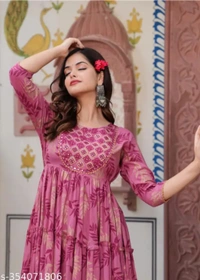 Gold adds a touch of glamour and sophistication - XL