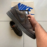TRAVIS SCOTT VELVET BROWN - UK 6