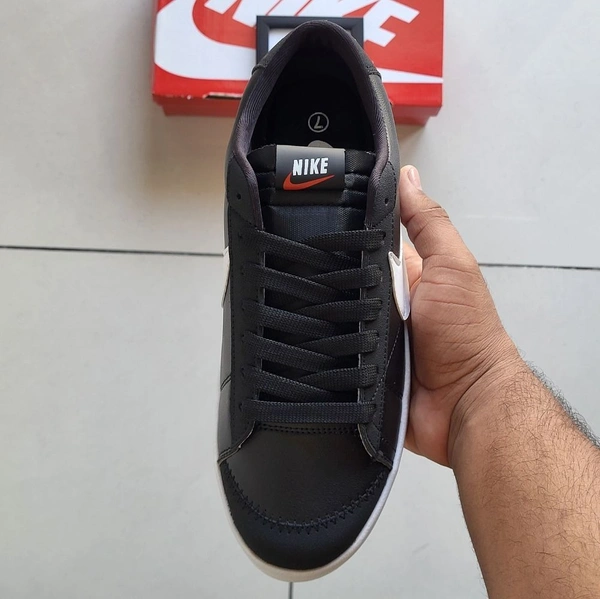 BLAZER LOW '77 JUMBO BLACK - UK 6