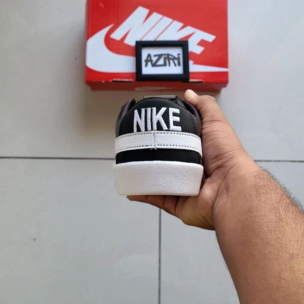 BLAZER LOW '77 JUMBO BLACK - UK 6