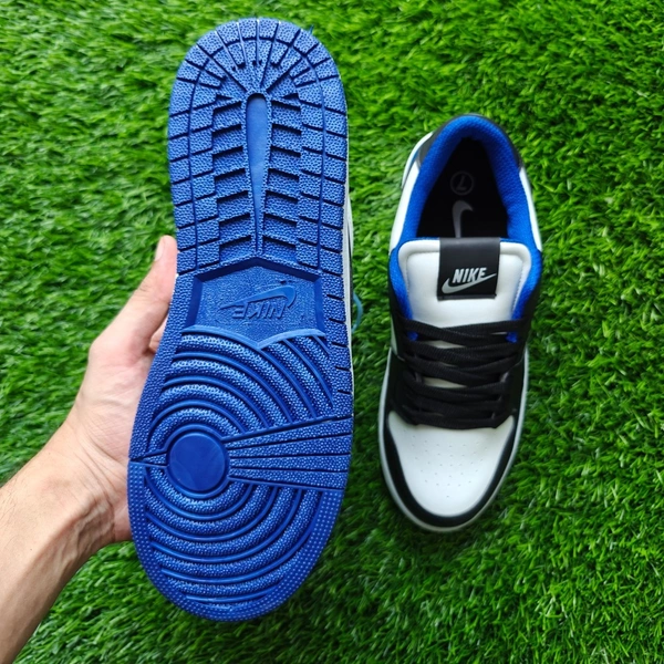 Jordan Low Royal Toe - UK 7