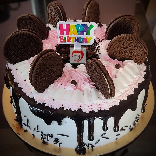 FOODICOS DELIGHT Chocolate Cake With Oreo Toppings