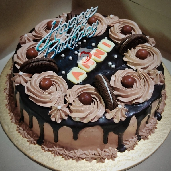 FOODICOS DELIGHT Chocolate Ganache Cake