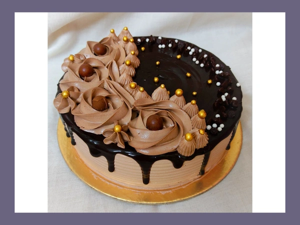 FOODICOS DELIGHT Chocolate Ganache Cake