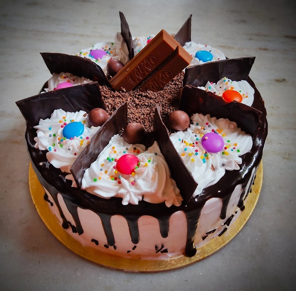 FOODICOS DELIGHT ChocoLove Cake (Eggless)