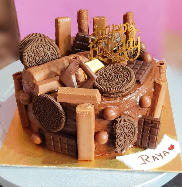 FOODICOS DELIGHT Chocolate Loaded Cake