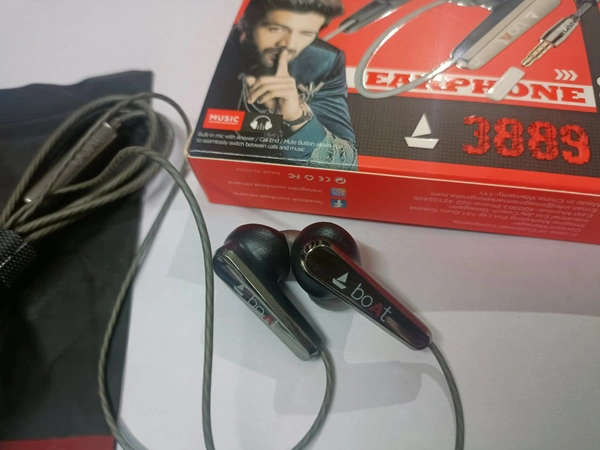 Boat 3889 Series Wired Earphone - black