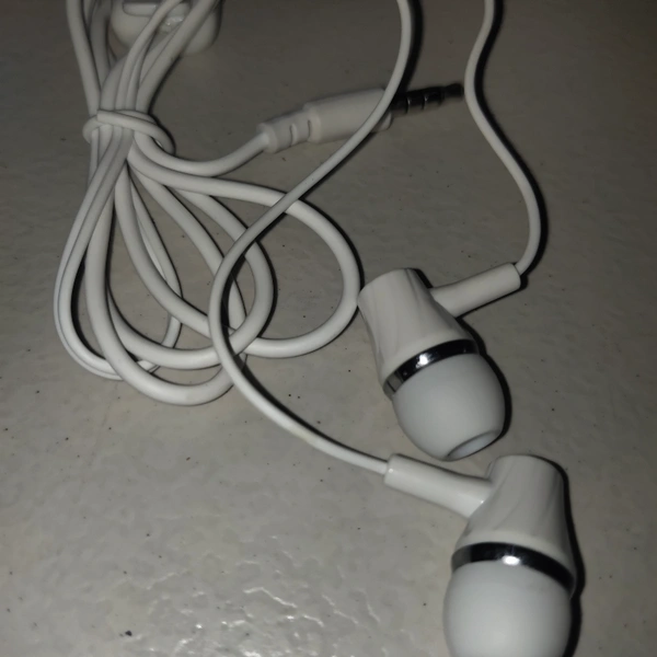 Bk Start Earphone 50/- - Black