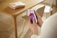 Philips GC026/30 Fabric Pill remover Battery Operated Fabric Shaver