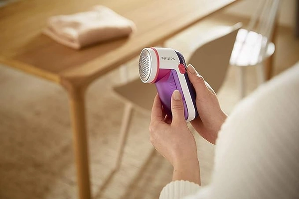 Philips GC026/30 Fabric Pill remover Battery Operated Fabric Shaver