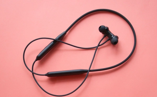 ONEPLUS OnePlus Bullets Wireless Z2 with Fast Charge, 30 Hrs Battery Life, Earphones with mic Bluetooth Headset  (Magico Black, In the Ear) - Bright Red