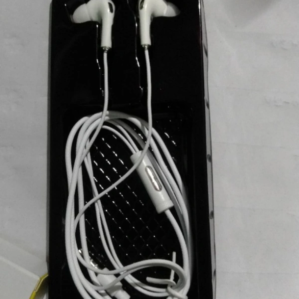Future Cullular High( Quality 1+1=2pis)Big Bass Stereo Ear Phone 7 Days Return - white, medium