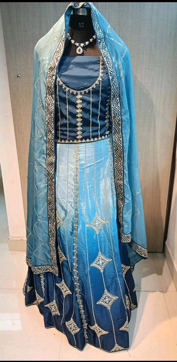 Lehanga L01