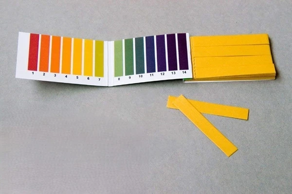 UNIVERSAL INDICATOR PAPER (PH 1-14)