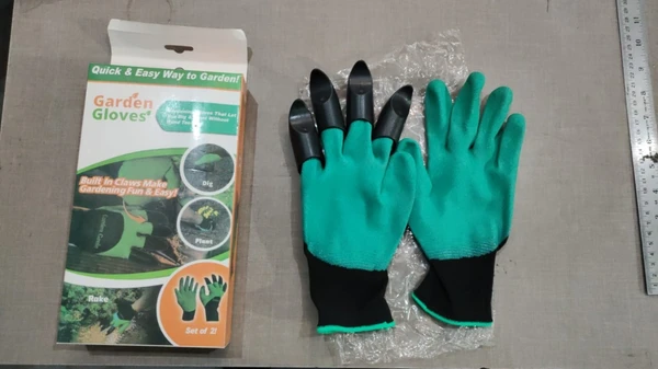 GARDENING GLOVES