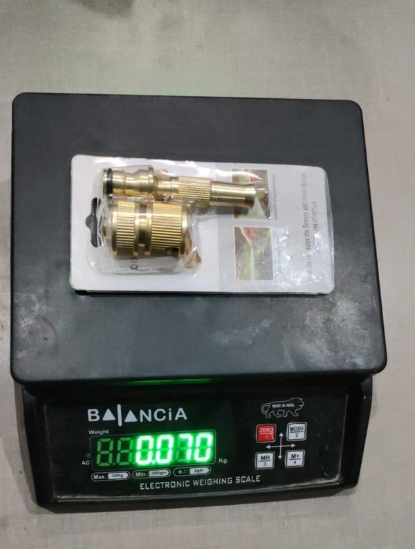 DIRECT SPRAY GUN WITH TIGHT SEALING LOOP