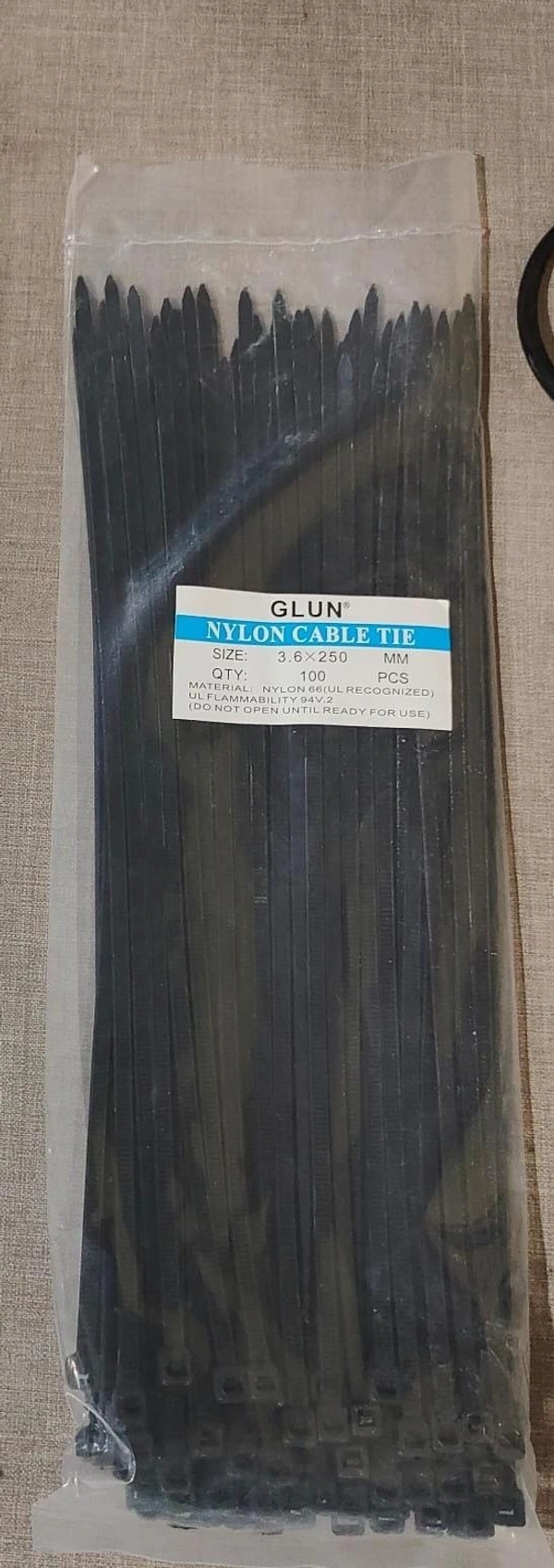 NYLON CABLE TIE 3.6X250 MM BLACK