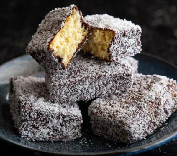 Strawberry Lamington - 