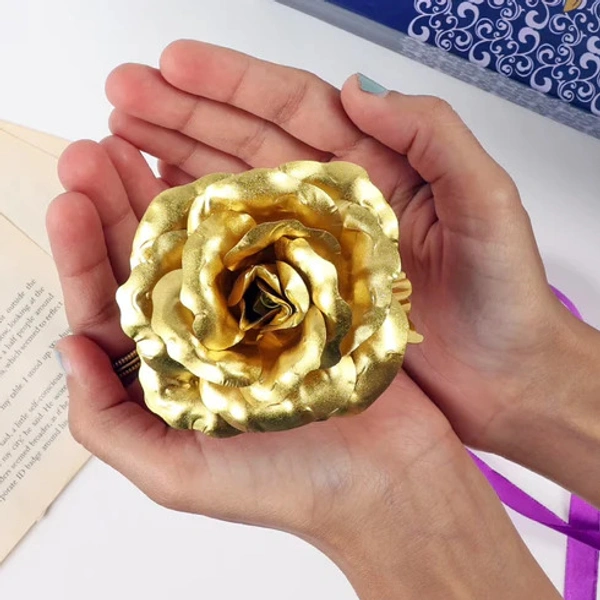 Gold Rose with Hard Box 