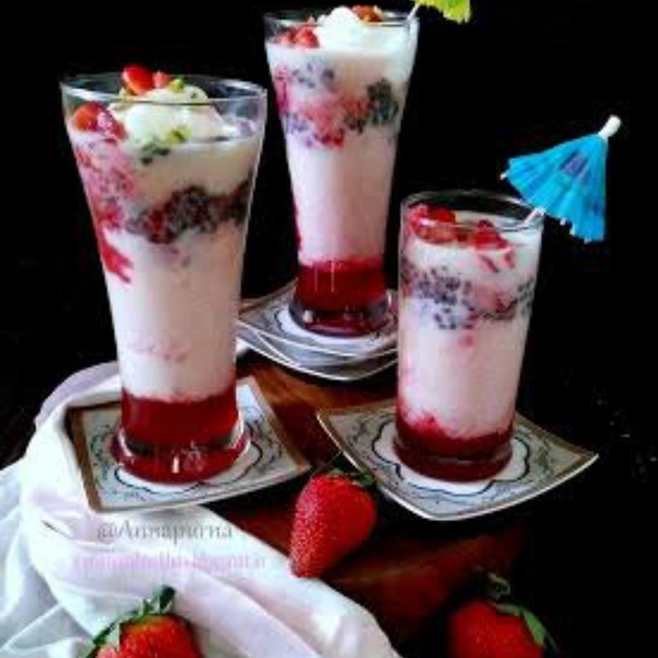 Strawberry Faluda