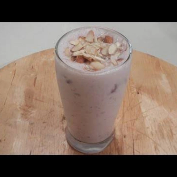 Black Current Lassi