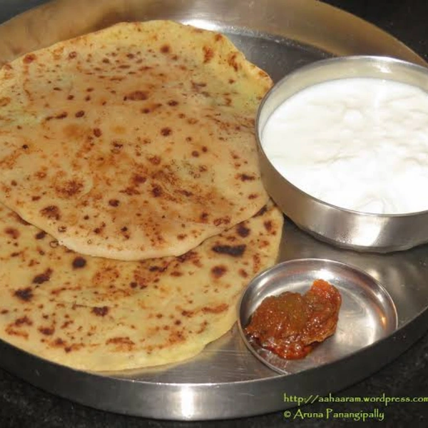 Aloo Paratha With Dahi