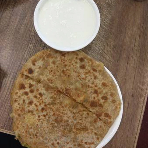 Aloo Paratha With Dahi