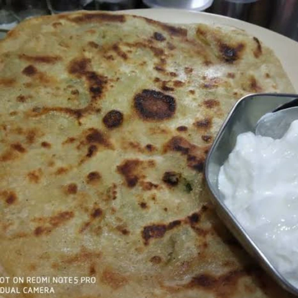Aloo Paratha With Dahi