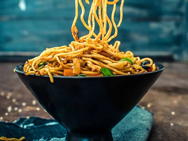 शेजवान नूडल्स