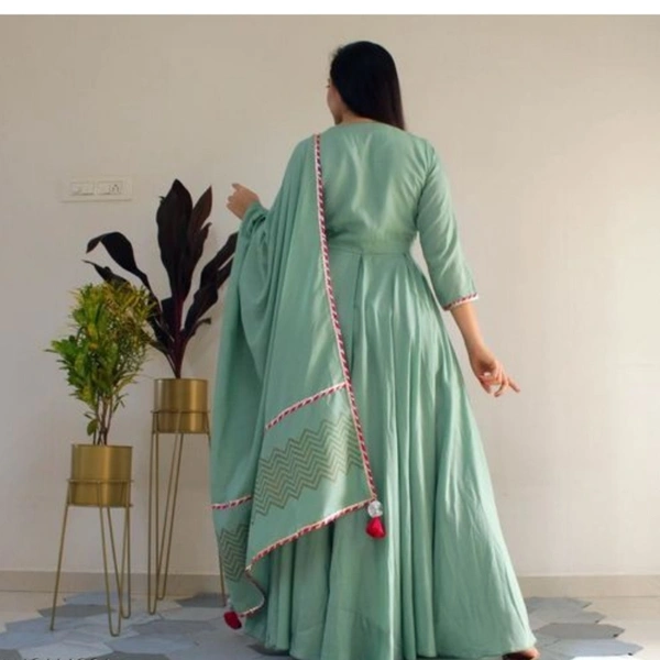 A Women Kurta Set With Dupatta Green - M, 19114904