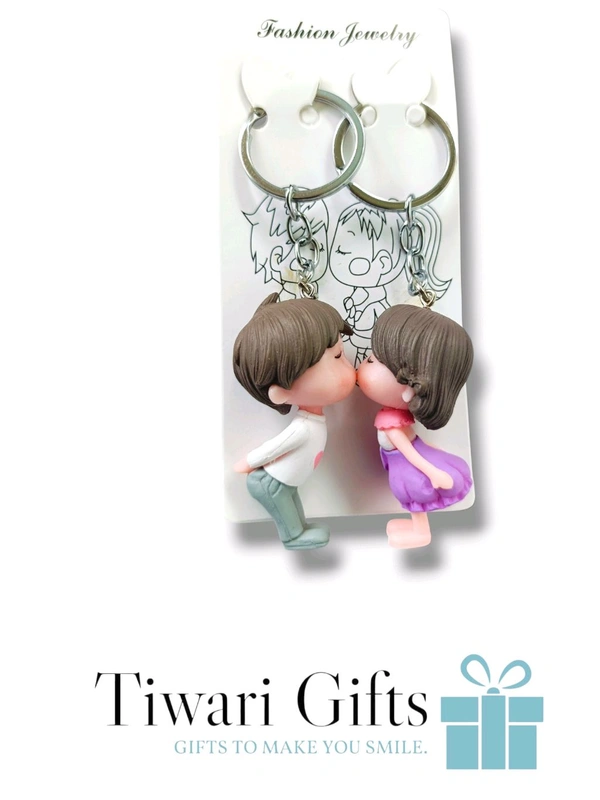 Beautiful Unique Ceramic Design Keychains For Couple (Multicolour)