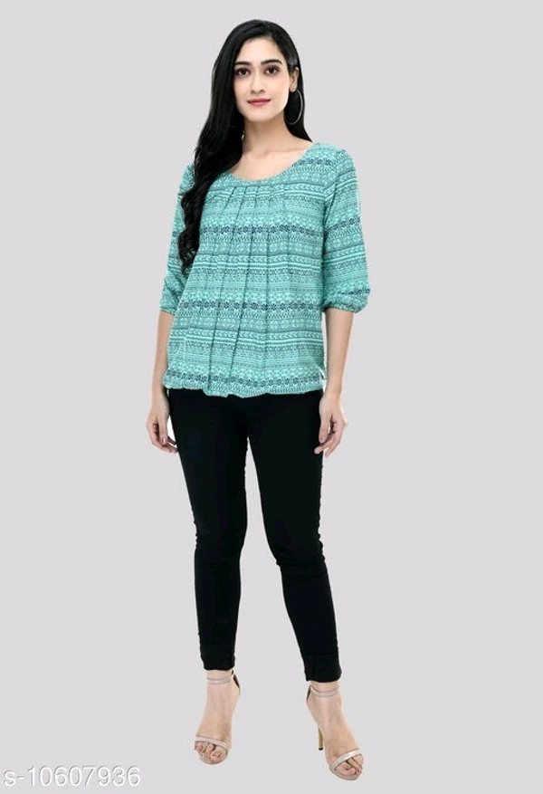 Women's Beautifull Trendy Printed Top - M, available