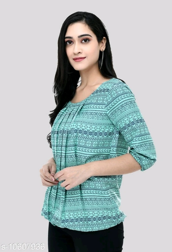 Women's Beautifull Trendy Printed Top - M, available