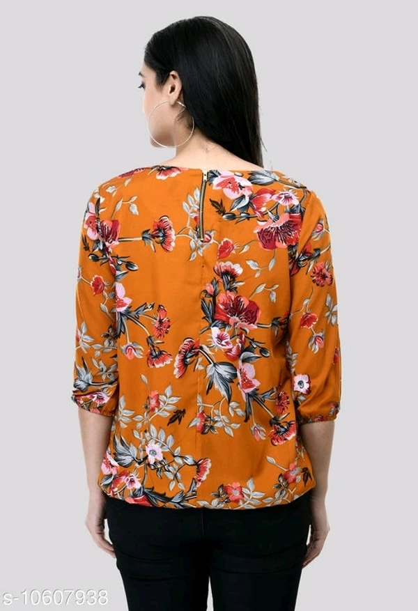 Women's Beautifull Trendy Printed Top - M, available