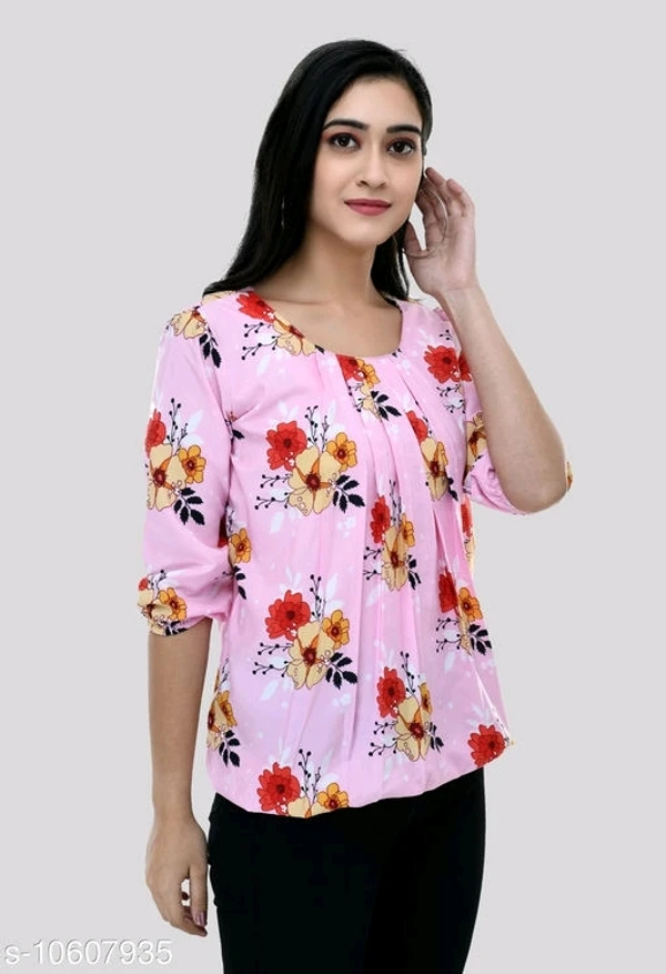 Women's Beautifull Trendy Printed Top - M, available