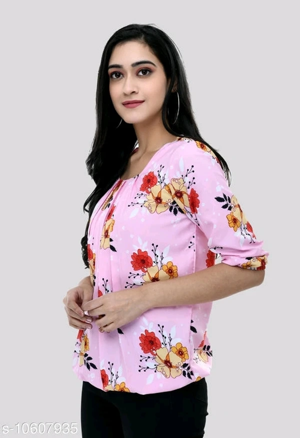 Women's Beautifull Trendy Printed Top - M, available