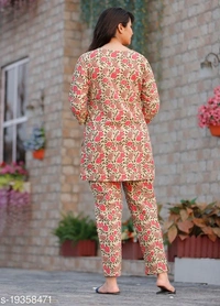COTTON ATTRACTIVE DARKCREAM FLOWER PRINT NIGHT SUIT - M, available