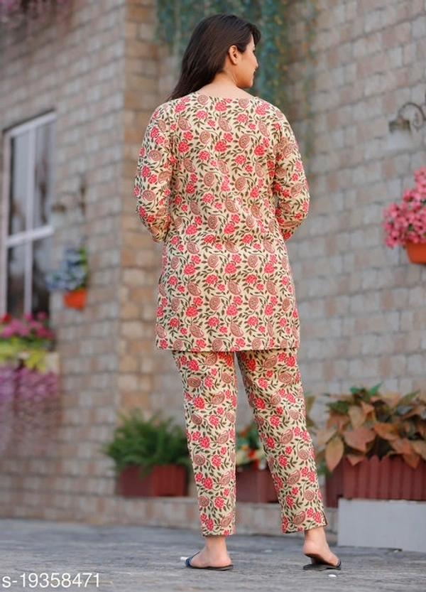 COTTON ATTRACTIVE DARKCREAM FLOWER PRINT NIGHT SUIT - M, available