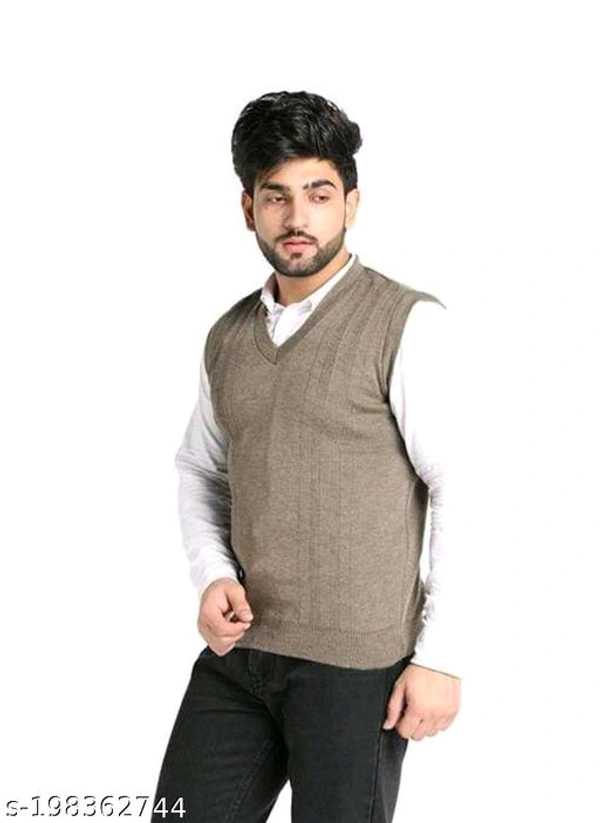 Men's Woolen Half Sleeve Desiner Solid Print Sweater - L