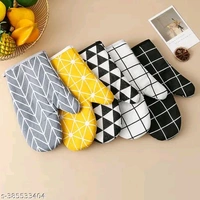 Oven Gloves Microwave Oven Glove Kitchen Tool Mitten Terylene Insulated Heatproof Resistant Non-Slip Baking Gloves Thickening Oven Mitt, Kitchen Baking Glovesheat Resistant Gloves (multi colour,multi design,pack of 1pcs) - Free Size