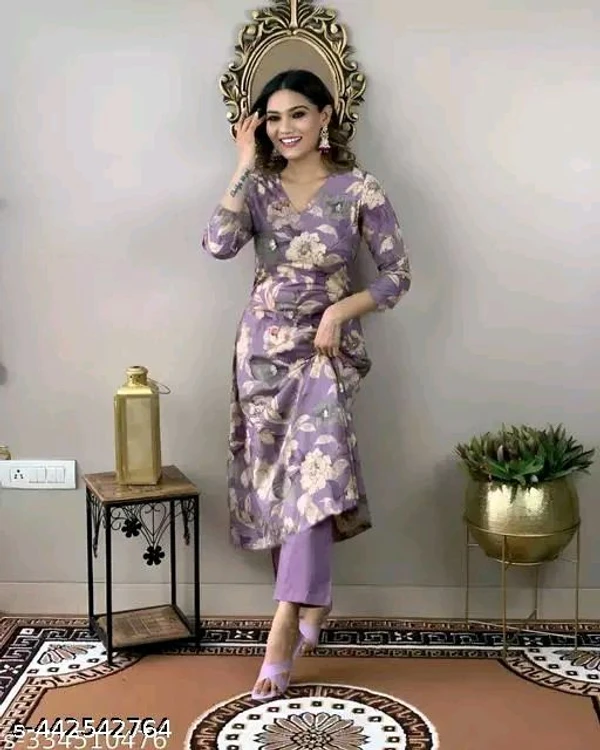 Aakarsha Ensemble Kurtis