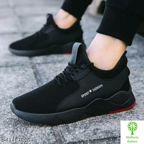 Sports shoes 