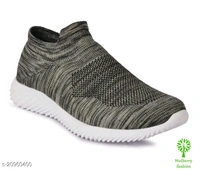 Sports shoes 