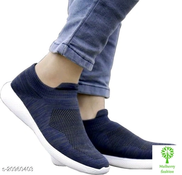 Sports shoes 