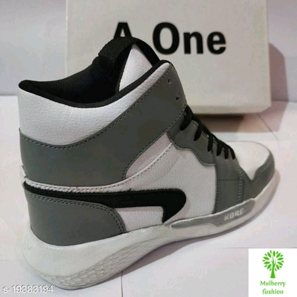 Sports shoes 